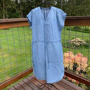 Time and Tru Ladies Medium Light Blue Chambray Sheath with Waist Tie